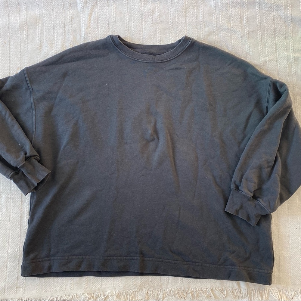 sweatshirt